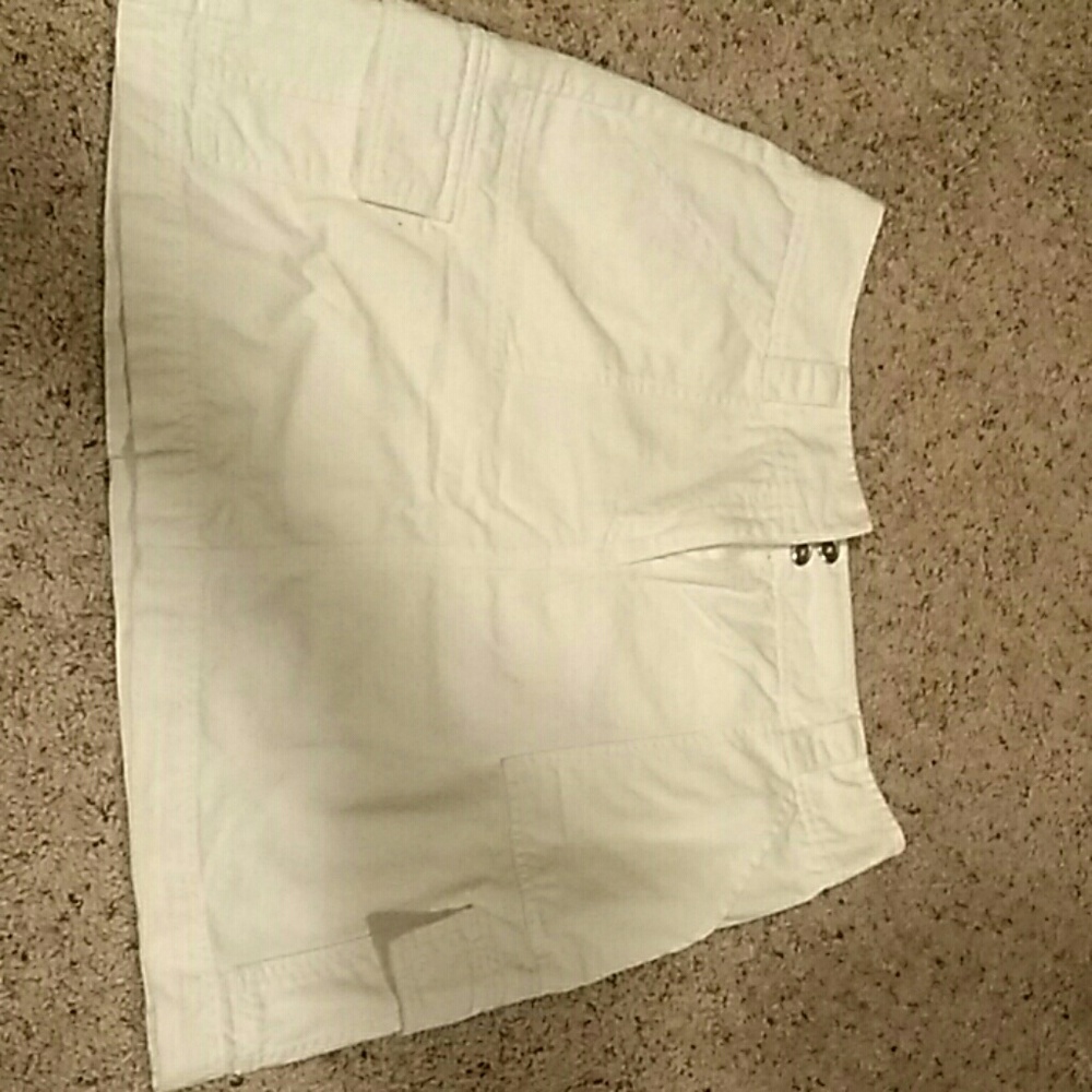 White cotton skirt.